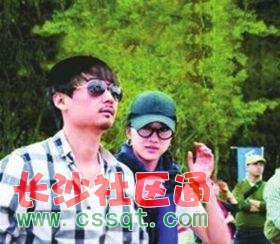 【組圖】湯唯與男友機(jī)場擁吻纏綿 甜蜜家照曝光【2】